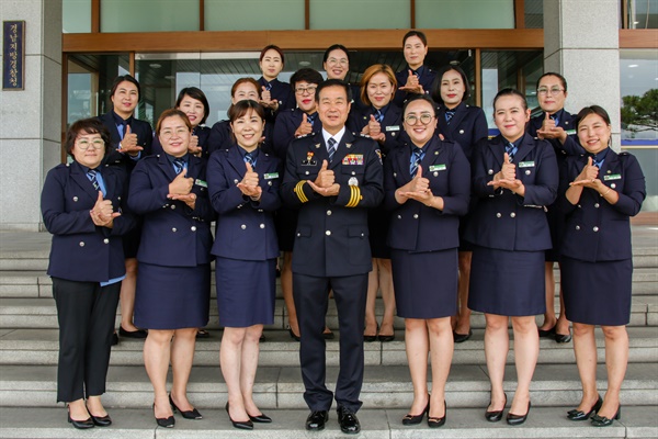 경남지방경찰청청은 7일 녹색어머니회 경남연합회 회장단 20명을 초청하여 어린이 교통사고 예방 등 협력치안 강화를 위한 간담회를 개최하였다.