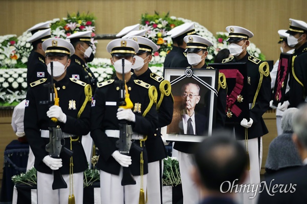  2020년 7월 15일 오전 서울 송파구 서울아산병원 장례식장에서 고 백선엽 장군의 영결식이 진행되고 있다.