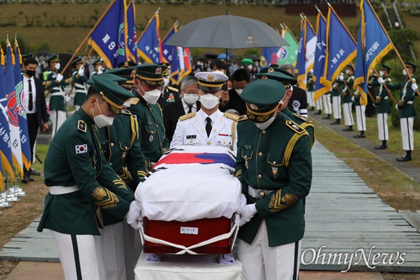 지난 7월 15일 오전 국립대전현충원에서 고 백선엽 예비역 육군대장 안장식이 열렸다.