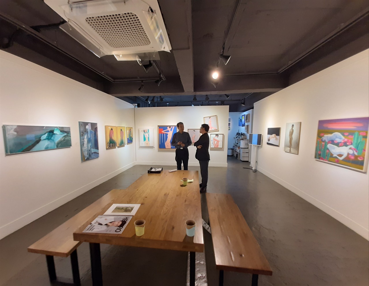 서울 서초동에 있는 ‘한국화가협동조합 갤러리 쿱’에서는 지금 ‘누드특별展’이 열리고 있다. 
