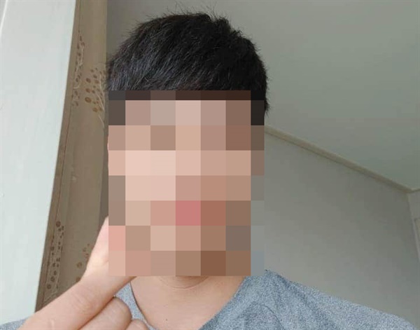 최근 월북한 것으로 추정된 20대 북한 이탈 주민(탈북민)김모(24)씨는 지난달 지인 여성을 자택에서 성폭행한 혐의로 경찰 조사를 받고 구속영장이 발부된 상태였다. 관계 당국은 탈북 시기를 2017년으로 압축했으며 이 시기 탈북민 중 연락이 닿지 않는 김씨를 유력한 월북자로 특정해 조사 중인 것으로 전해졌다. 사진은 월북 전 김씨가 한국에서 지낼 때 모습. 2020.7.27 [독자 제공. 재판매 및 DB 금지]