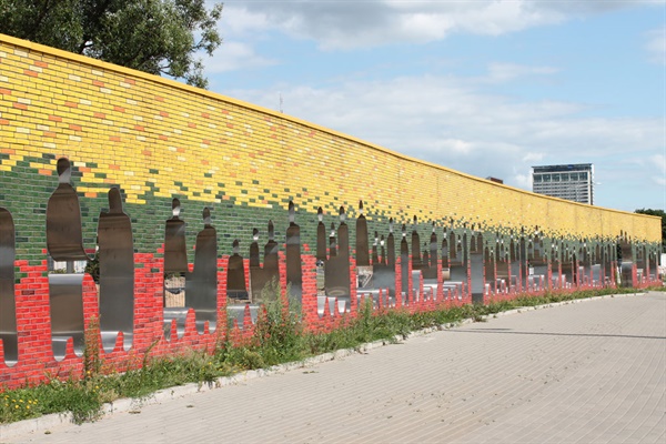 리투아니아의 수도 빌뉴스 시내에 마련된 발트의 길 조형물