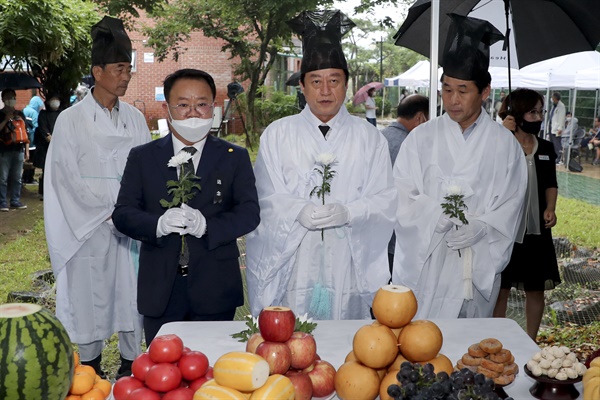 8월 6일 오전 합천원폭복지회관 내 위령각에서 열린 “제75주기 원폭희생자 추모제례”