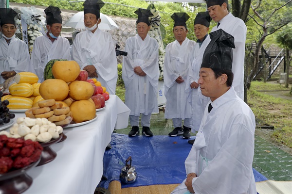 8월 6일 오전 합천원폭복지회관 내 위령각에서 열린 “제75주기 원폭희생자 추모제례”