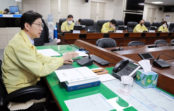 김경수 경남지사는 8월 6일 영상으로 진행된 '대한민국시도지사협의회 제46차 총회'에 함께 했다.