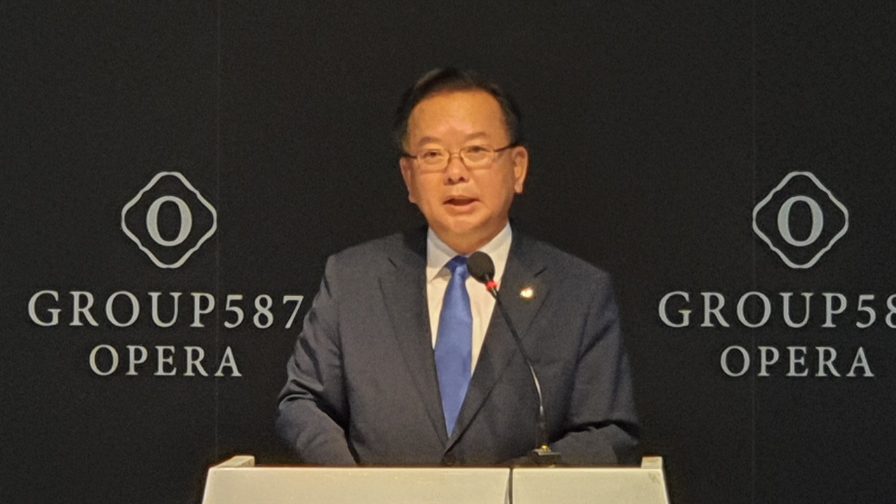 김부겸 후보가 대전·세종·충남·충북이 협력하는 ‘광역연합형 경제공동체’ 추진으로 국가균형발전의 새 장을 열겠다고 밝히고 있다.