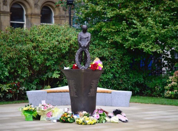 2018년 9월 15일 영국 리버풀에 44명의 더비셔호 희생자들의 넋을 기리는 추모비와 추모공원이 조성되었다. (위치: Church of Our Lady and Saint Nicholas).
