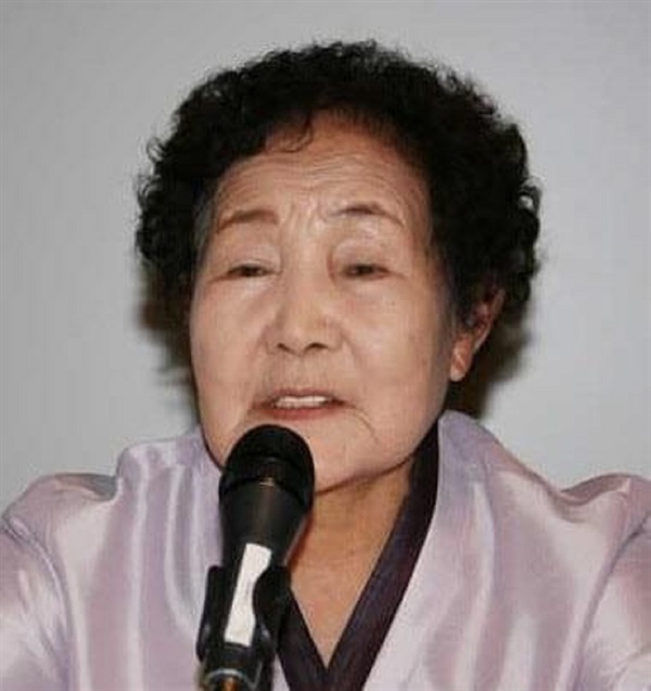 일본군 위안부피해자 이막달 할머니가 생전에 피해 사실을 증언하는 장면
