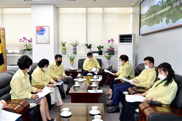진주시의회는 31일 의장단, 상임위원장단 연석회의를 열었다.