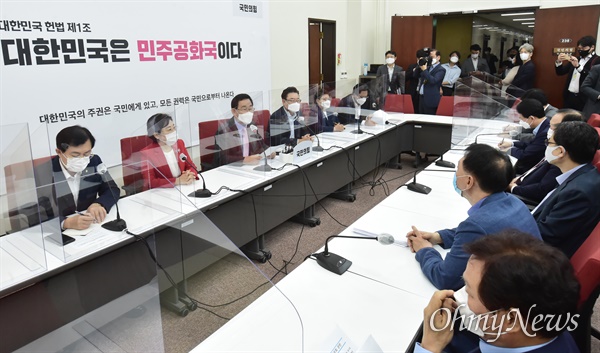 주호영 원내대표가 15일 서울 여의도 국회에서 열린 국민의힘 원내대책회의에서 발언하고 있다.