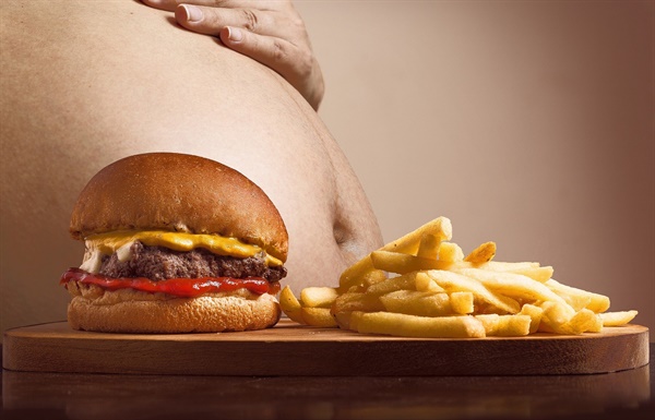 먹을 것이 넘쳐나는 현대 사회. 인간은 점점 더 뚱뚱해지고 있다. 