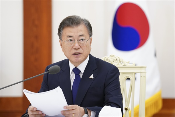 문재인 대통령이 18일 오전 청와대에서 열린 한국 불교지도자 초청 간담회에서 발언하고 있다.