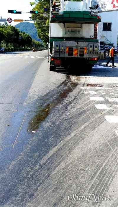 9월 20일 오전 창원 의창구 도로에서 기름 유출 사고가 발생했다.