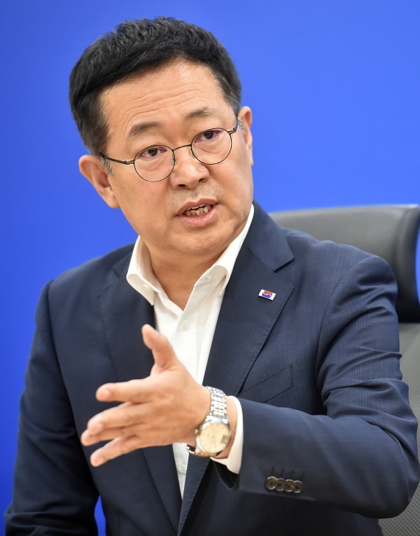 박남춘 인천시장이 수도권 쓰레기 처리와 관련해 '발생지 처리원칙'에 따른 실천을 강조했다.