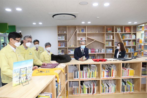 경상남도교육청은 9월 24일 오후 합천군 가야면 옛 숭산초등학교에서 ‘가야산독서당 숲속책방(정글북) 개관식'을 열었다.