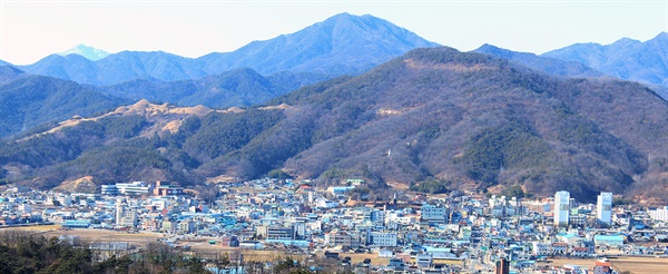 고령 주산(능선에 대가야 고분군이 보이는 풍경)