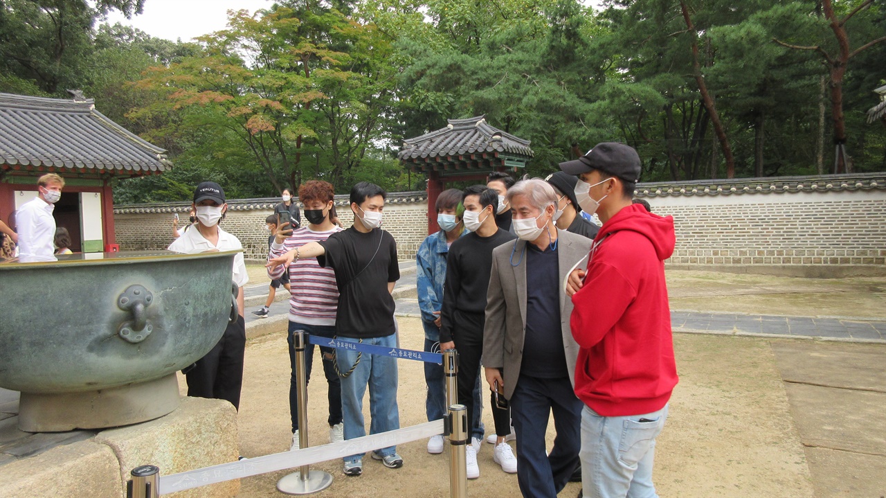 진옥섭 한국문화재재단 이사장의 안내로 세계문화유산 종묘를 관람하는 프로젝트 K