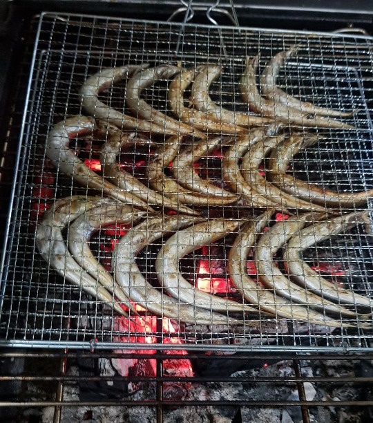 양미리가 맛있게 익어간다