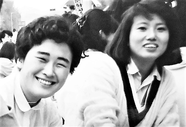  영화마당우리, 여성영상집단 바리터 등에서 함께 활동했던 고 이언경(왼쪽)과 허현숙 
