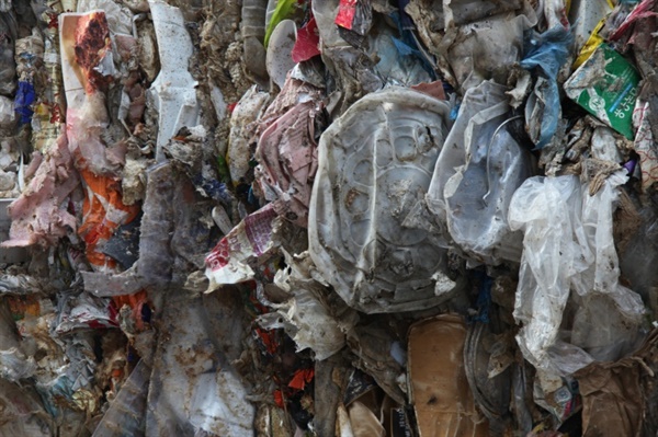 잔재물로 처리된 배달용기 일부.음식을 담은 배달용기는 오염도가 심해 재활용이 어렵다. 