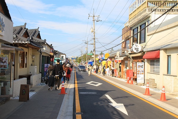 경주 황리단길 도로변 모습