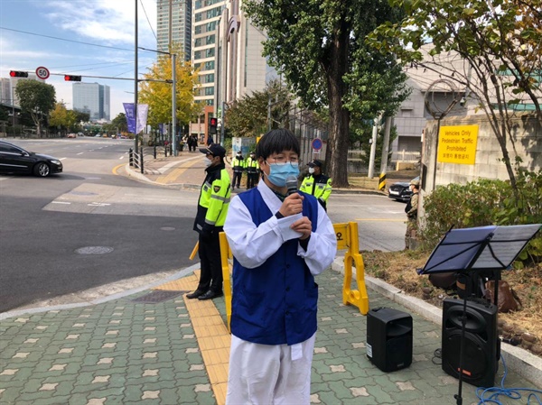 발언하는 용산미군기지 온전히 되찾기 주민모임 김은희 대표