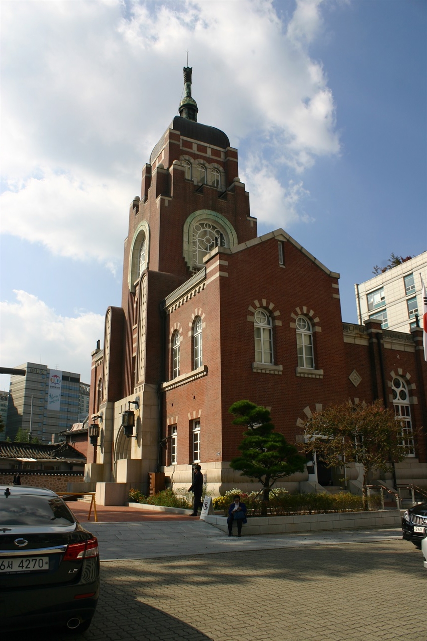 천도교 '수운회관' 그 바로 옆에 경향신문 낙원동보급소가 있었다. 