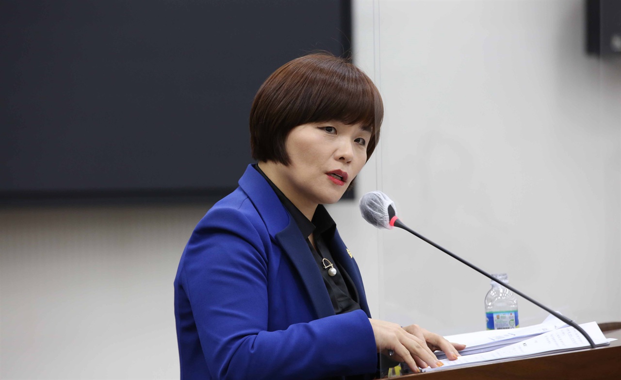 하남시의회 김은영 의원이 하남시 출자·출연기관과 민간위탁 사업의 전반적인 문제점에 대해 지적했다.