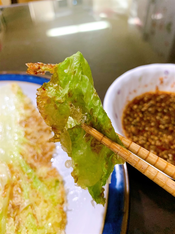 맛간장을 찍어서 맛있게 먹기