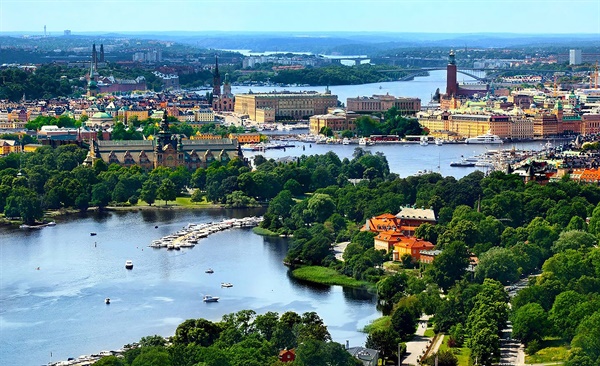 보편적 복지의 나라 스웨덴은 25%의 소득세 등을 통해 재원을 마련한다. 