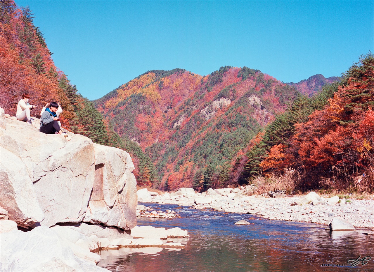 (645N/Ektar100) 10분간 후미 사람들을 기다리며 쉬었다.