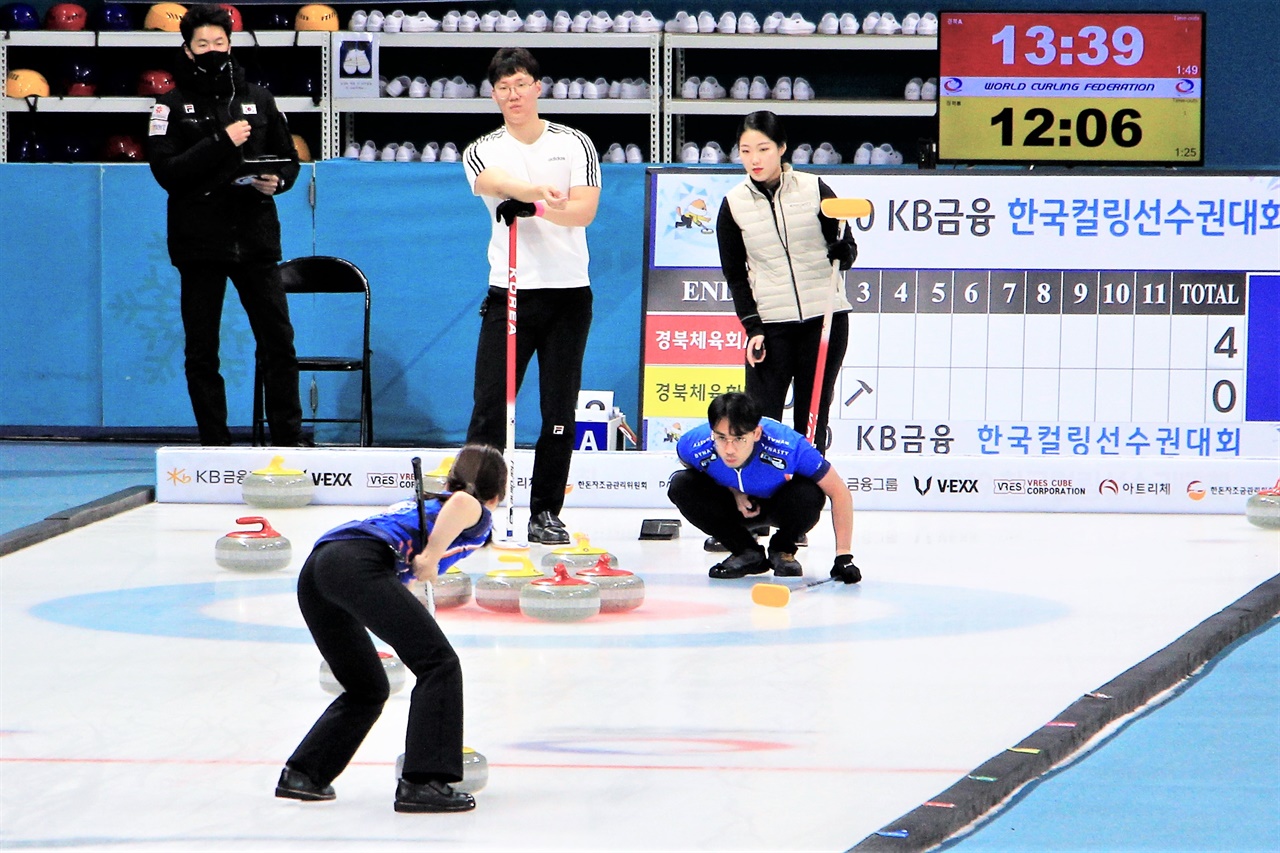  2020 KB금융 한국컬링선수권대회의 믹스더블 결승전의 모습.