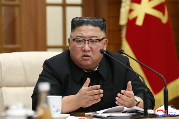 지난 11월 29일 북한 김정은 국무위원장이 노동당 정치국 확대 회의를 열었다고 조선중앙통신이 보도했다.