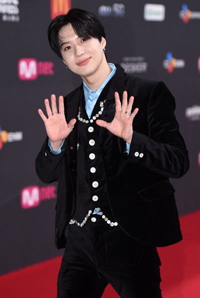 'MAMA' 태민, 맑은 미소 태민 가수가 6일 오후 열린 '2020 MAMA(Mnet ASIAN MUSIC AWARDS)'에서 포즈를 취하고 있다.