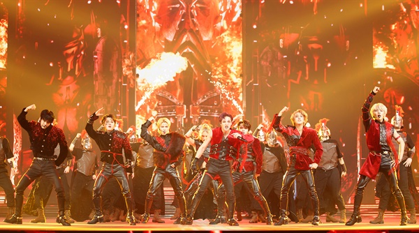 'MAMA' 스트레이키즈, 넘치는 끼!즈 스트레이키즈가 6일 오후 열린 '2020 MAMA(Mnet ASIAN MUSIC AWARDS)'에서 공연을 하고 있다.