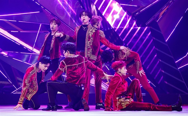 'MAMA' GOT7, 넘사벽 위엄 GOT7이 6일 오후 열린 '2020 MAMA(Mnet ASIAN MUSIC AWARDS)'에서 공연을 하고 있다.