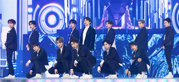 'MAMA' 트레져, 보물 같은 남자들 트레져가 6일 오후 열린 '2020 MAMA(Mnet ASIAN MUSIC AWARDS)'에서 공연을 하고 있다.