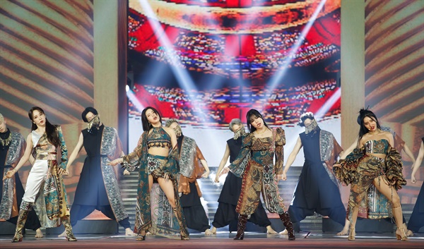 'MAMA' 마마무, 마마니까 마마무! 마마무가 6일 오후 열린 '2020 MAMA(Mnet ASIAN MUSIC AWARDS)'에서 공연을 하고 있다.