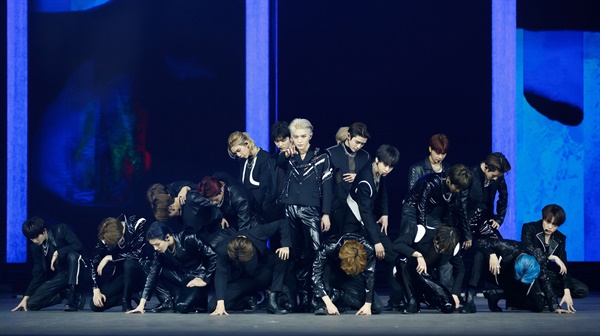 'MAMA' NCT, 총 출동! NCT가 6일 오후 열린 '2020 MAMA(Mnet ASIAN MUSIC AWARDS)'에서 공연을 하고 있다.