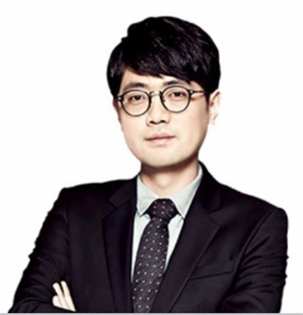  박광일 강사는 거북이처럼 느리게 한 걸음, 한 걸음 주변을 살펴 도움이 필요한 아이들과 동행한다는 의미의 ‘거북이 걸음’ 캠페인을 펼치고 있다. 
