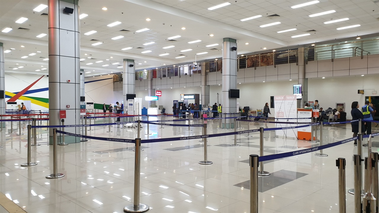 코로나19 사태 이후 필리핀 공항의 이용률은 저조한 상태 이다.