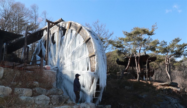  함양군 안의면 상원리 연암물레방아공원