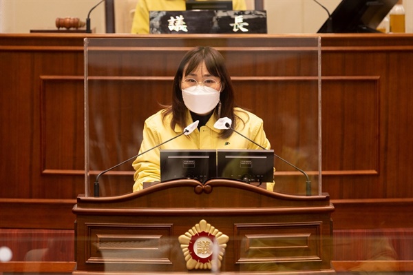 구정질문을 하고 있는 박세은 의원 (사진제공 : 은평구의회)