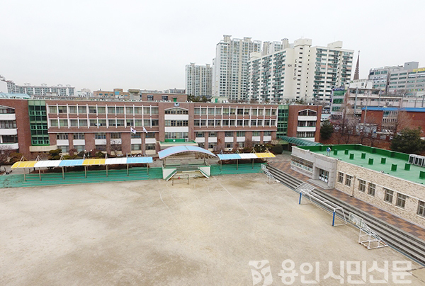 옛 기흥중학교에 기흥평생교육관이 들어서 올해부터 운영에 들어간다.