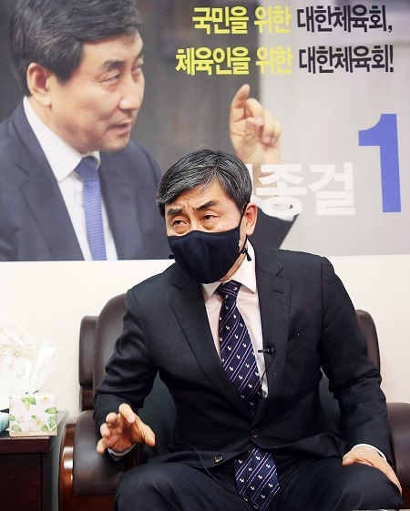 이종걸 후보 이종걸 후보가 지난 4일 오후 서울 마포구 선거사무실에서 기자를 만나 인터뷰를 했다,