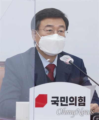 국민의힘 신상진 코로나19 대책특위 위원장이 20일 오전 국회에서 열린 코로나19 대책특위 9차 회의에서 발언하고 있다.