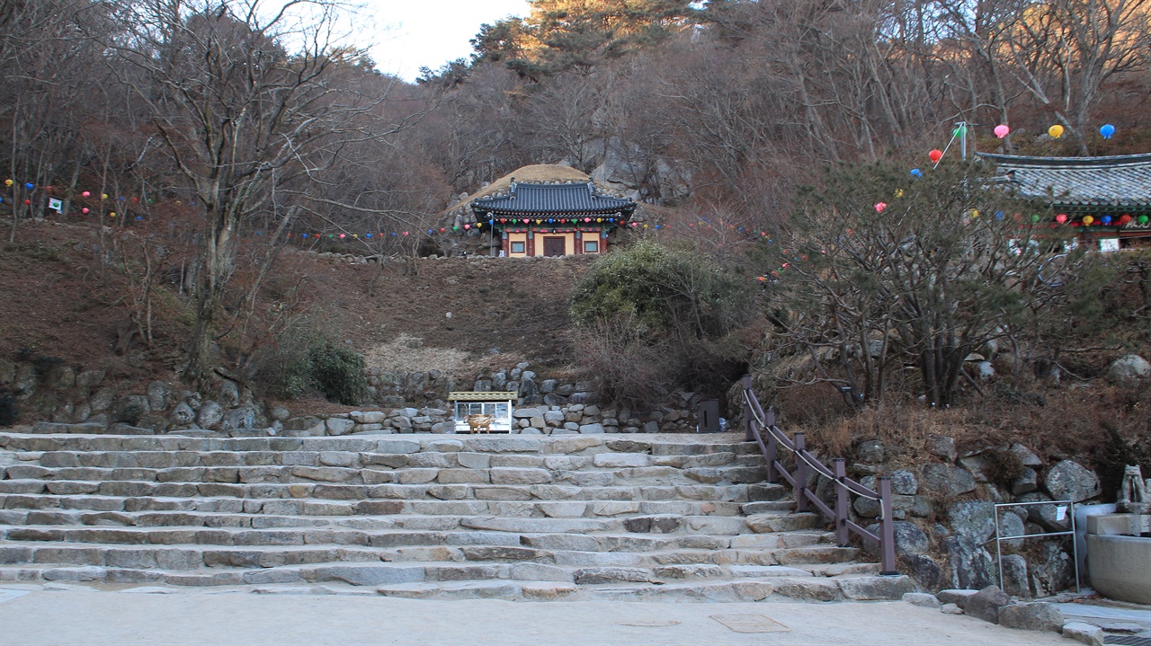 경주 석굴암 석굴 정면 모습