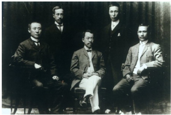 가운데 박영효, 오른쪽 김홍조. 김홍조의 삶에 항상 박영효가 가까이 있었다. 