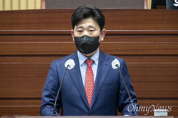 박용선 경북도의원이 26일 열린 경북도의회 임시회에서 5분 발언을 통해 일본의 역사왜곡에 대해 강력대응을 촉구했다.