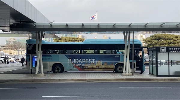 김포공항과 인천공항을 운행하던 리무진은 이제 KAL 리무진 한 대만이 남아있다. 